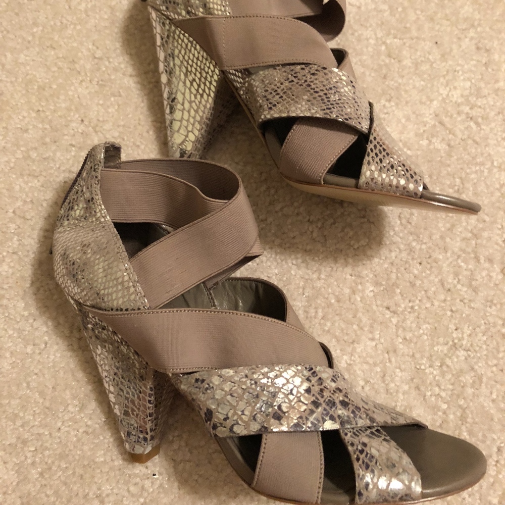 BCBG Generation Size 8 1/2 B Never Worn